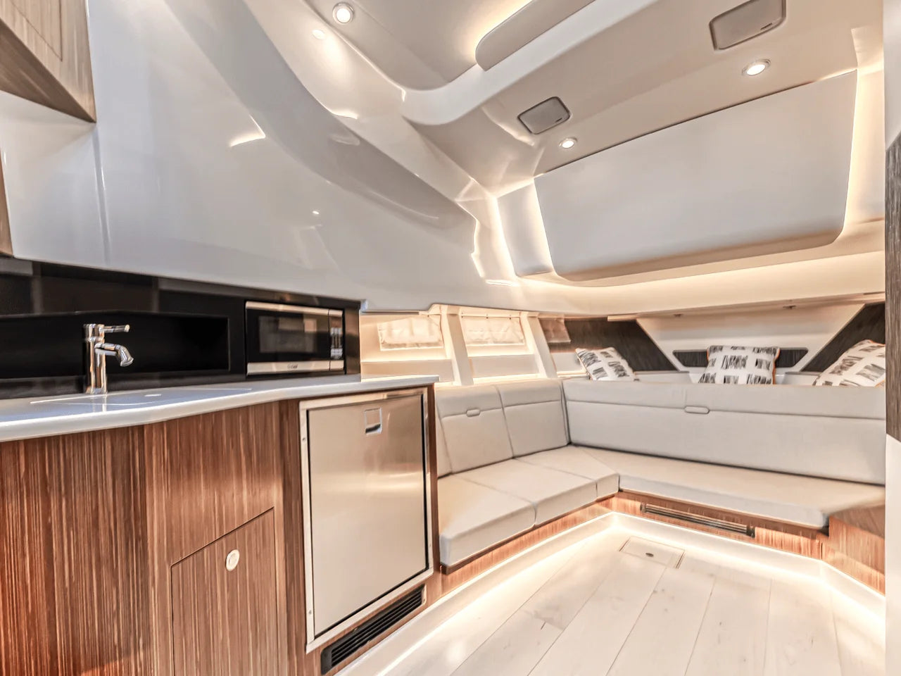 2022 Sea Ray 370 SUNDANCER OUTBOARD 37.0 feet, Highland Beach, FL, FL #34