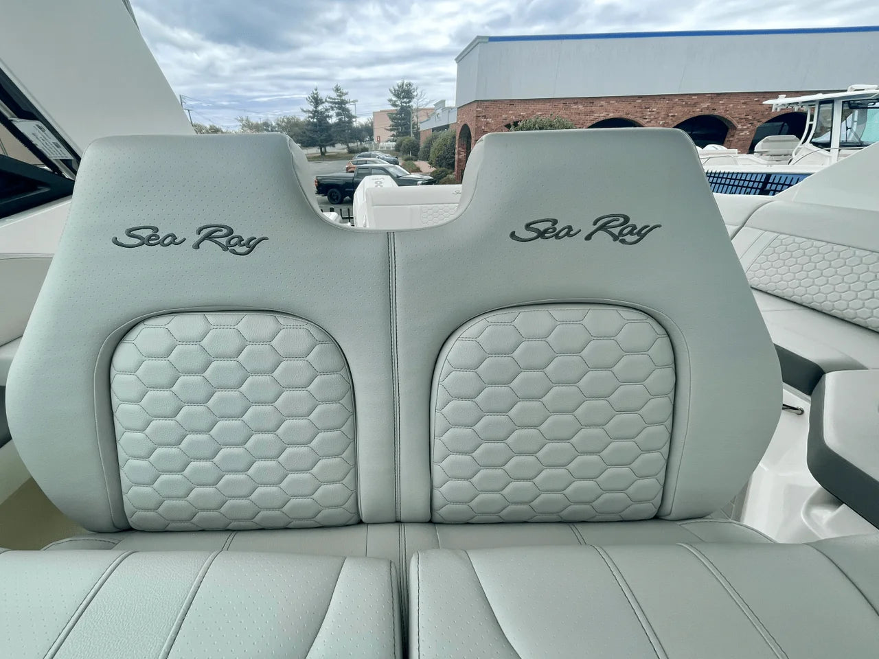 2026 Sea Ray Sundancer 320 Outboard 32.0 feet, Danvers, Massachusetts #13