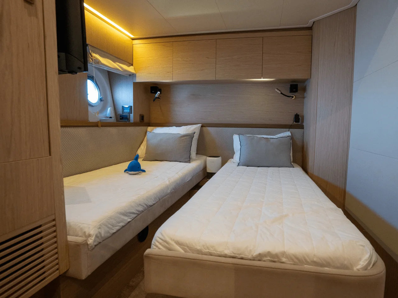 2019 Monte Carlo Yachts MC6 60.0 feet, Miami, FL #54