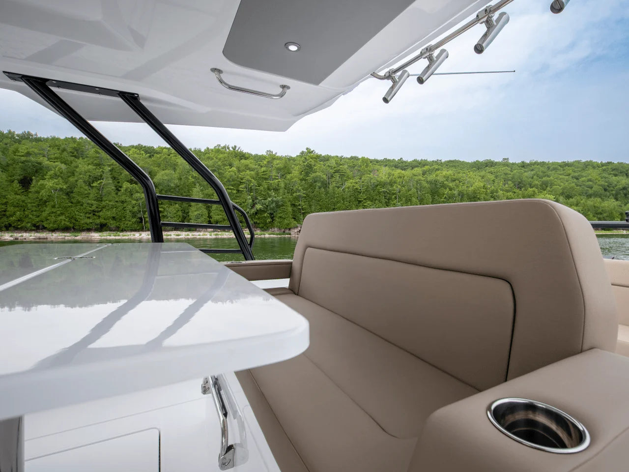 2026 Cruisers Yachts 38 VTR 38.0 feet, Inuvik, Northwest Territories #20