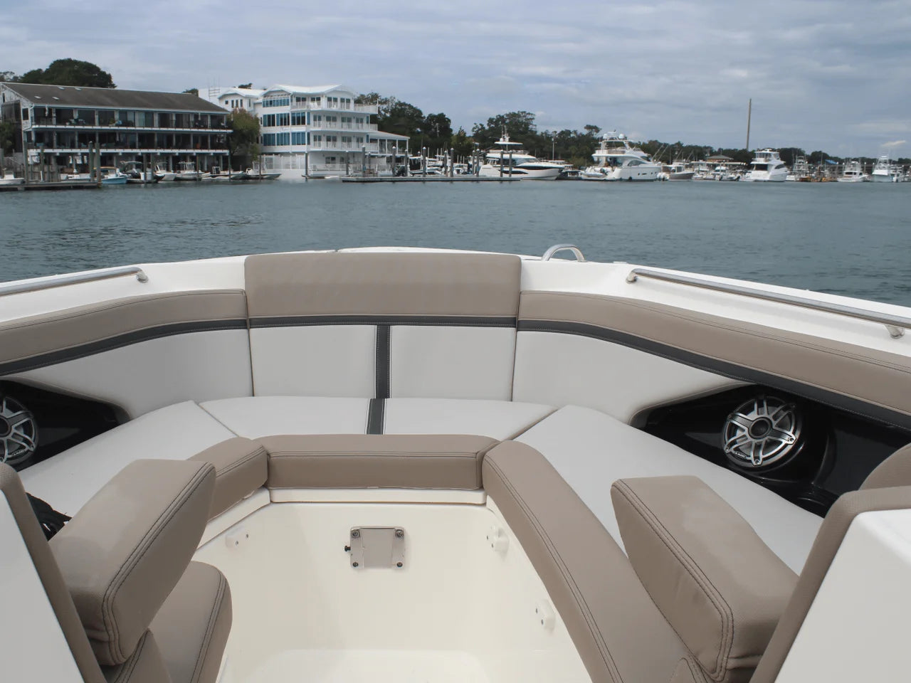2026 Boston Whaler 330 Vantage 33.0 feet, Wrightsville Beach, North Carolina #62