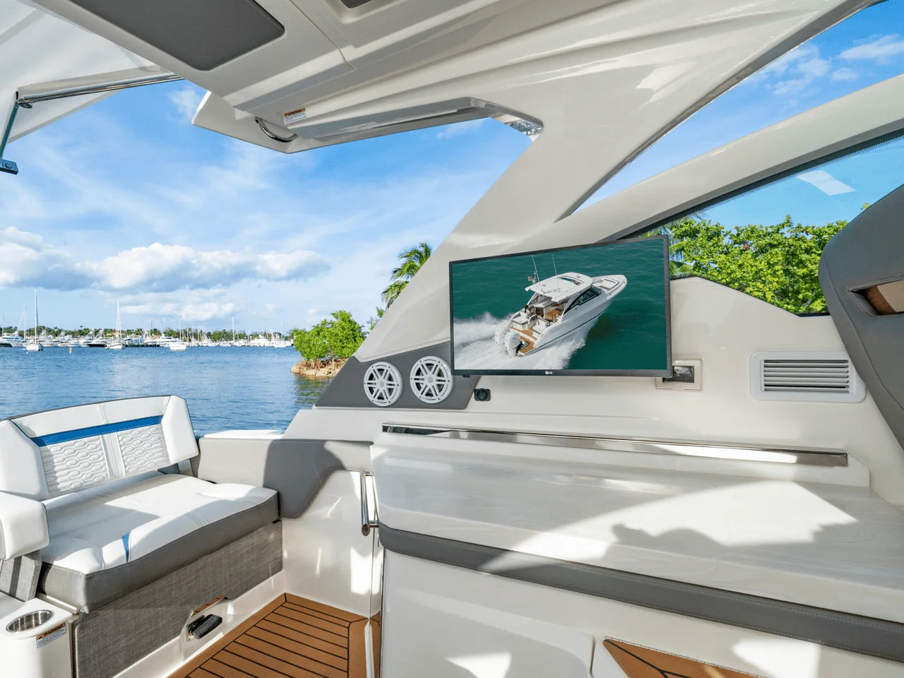 2025 Tiara Yachts LX 34 34.0 feet, Inuvik, Northwest Territories #36
