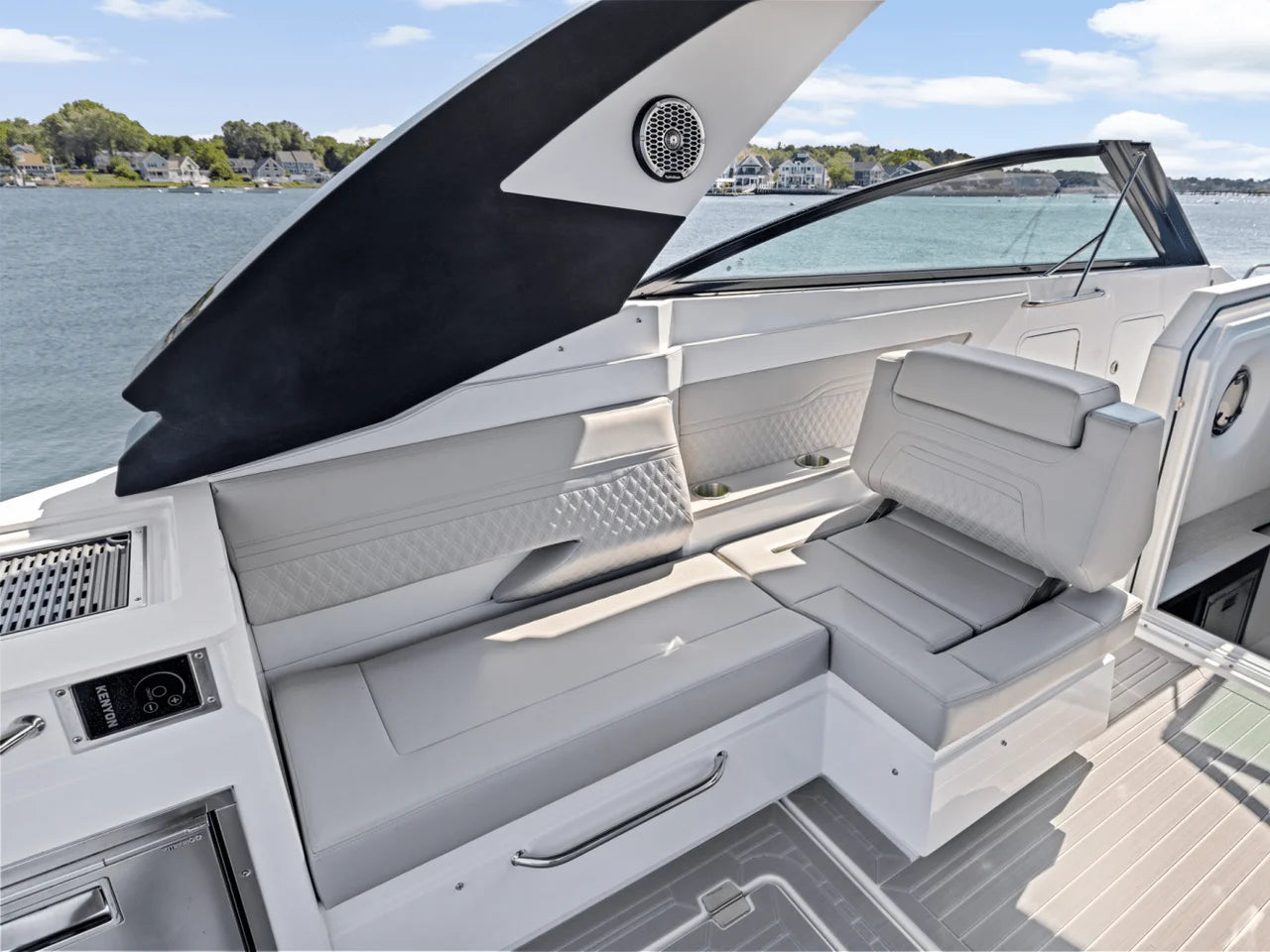 2026 Cruisers Yachts 34 GLS Outboard 34.0 feet, Danvers, Massachusetts #17