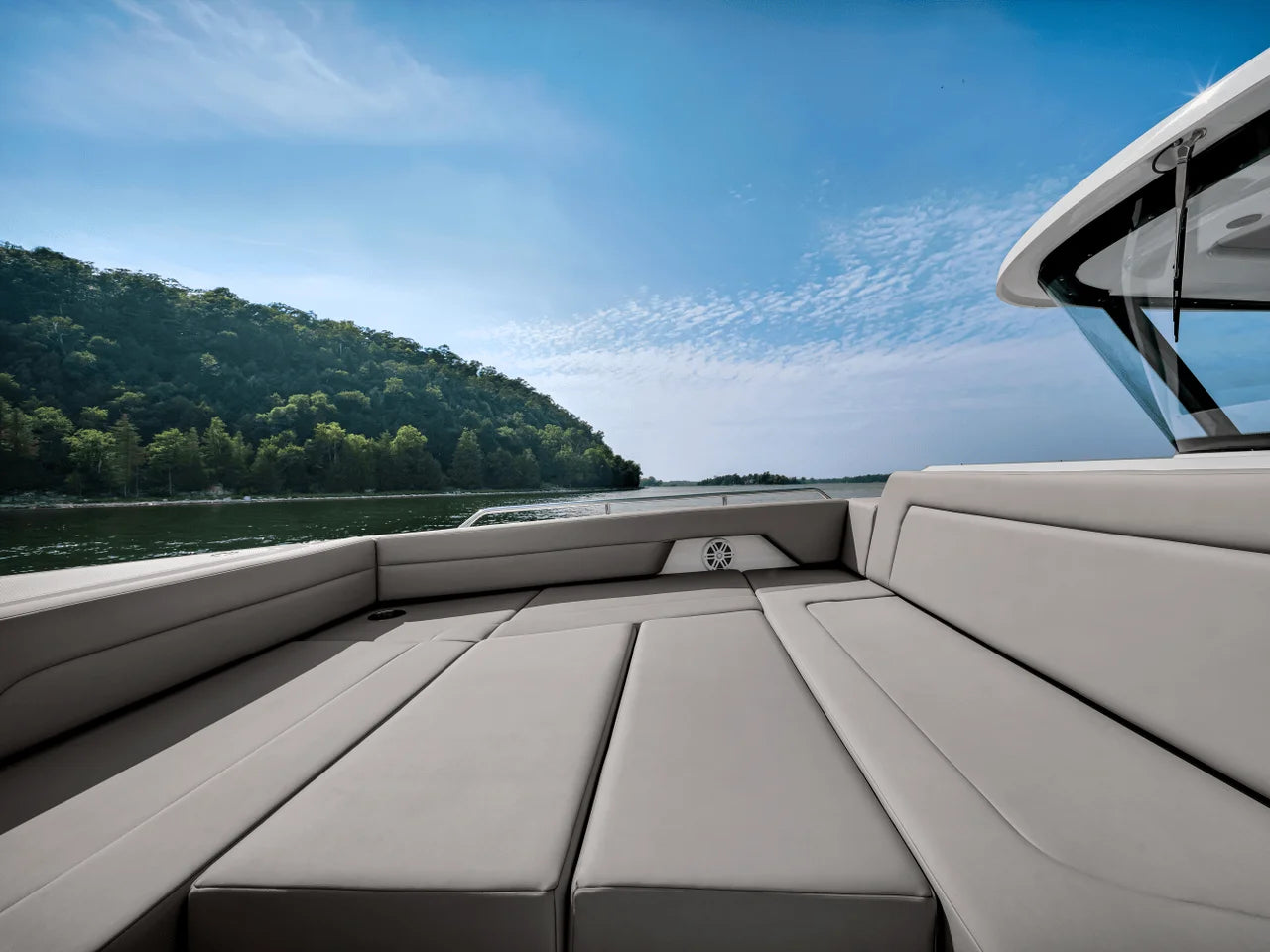 2026 Cruisers Yachts 38 VTR EC 38.0 feet, Inuvik, Northwest Territories #25