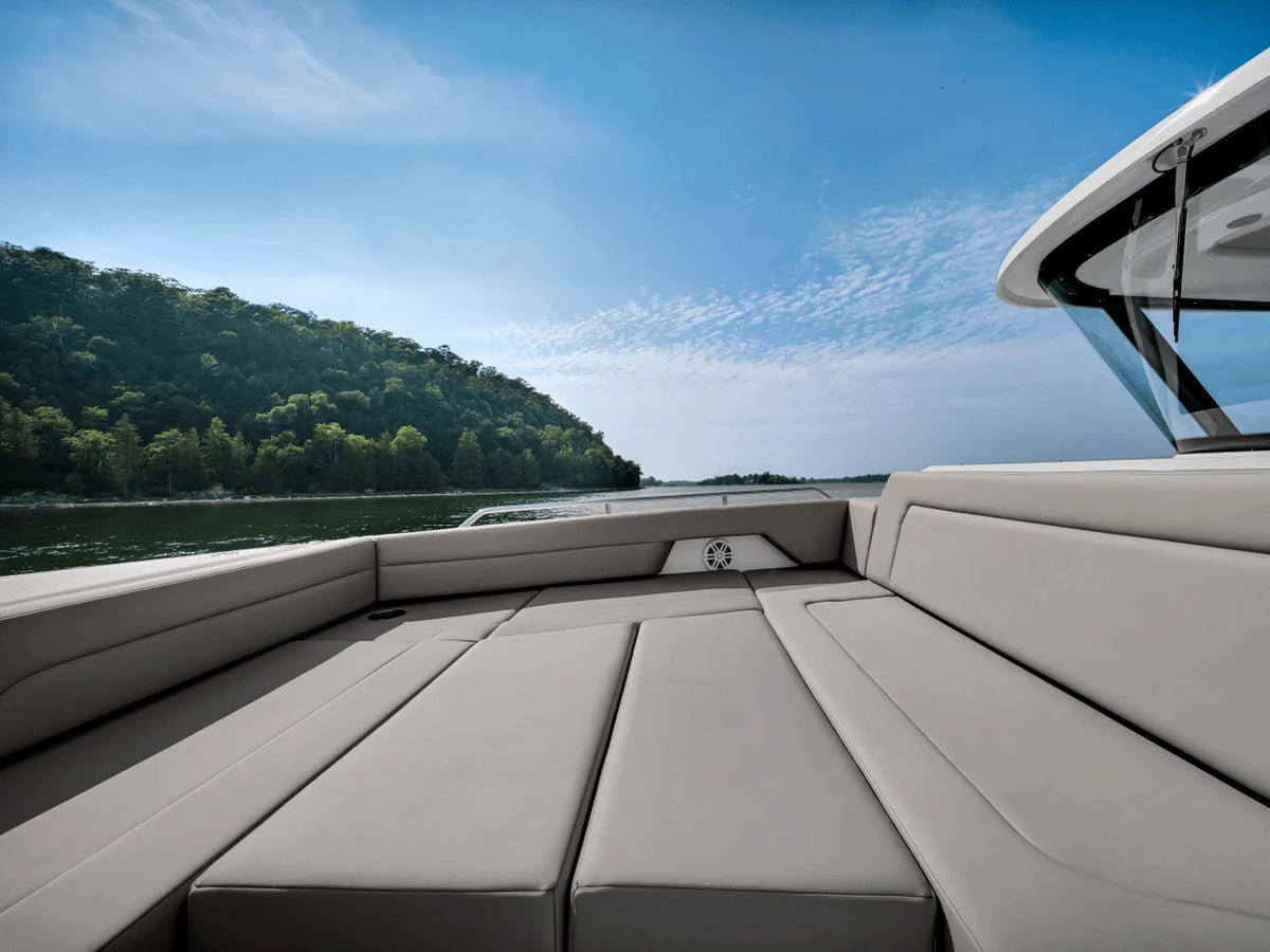2027 Cruisers Yachts 38 VTR 38.0 feet, Dania Beach, Florida #25
