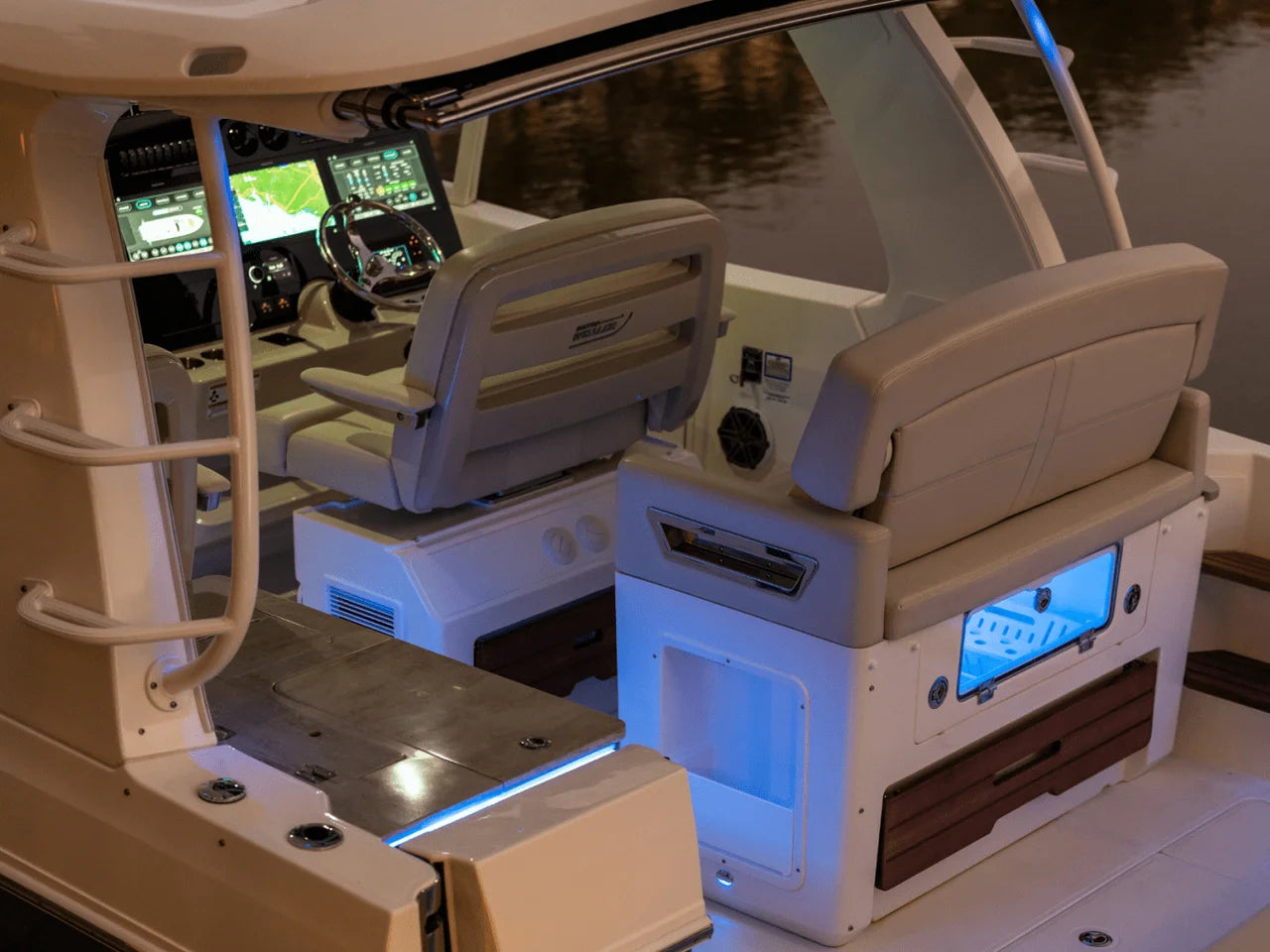 2027 Boston Whaler 380 Realm 38.0 feet, Naples, Florida #60