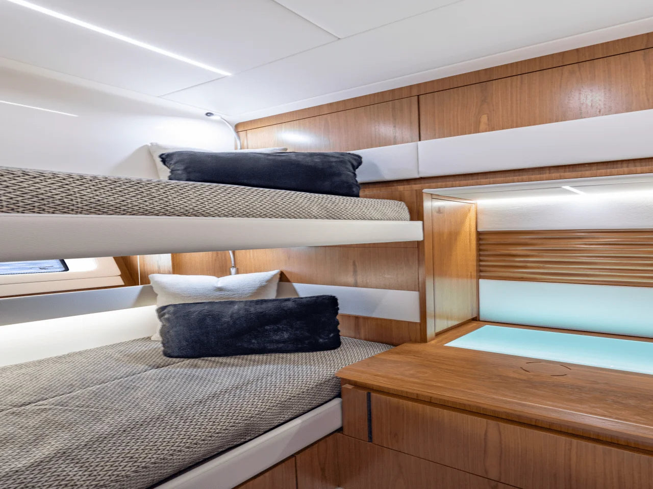 2025 Tiara Yachts EX 54 54.0 feet, Inuvik, Northwest Territories #52