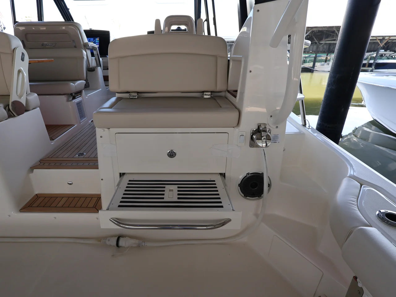 2026 Boston Whaler 405 Conquest 40.0 feet, Naples, Florida #28