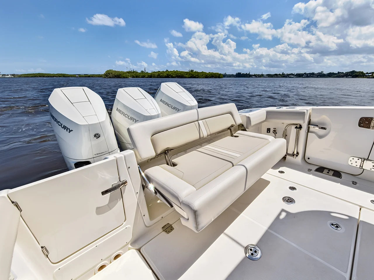 2025 Boston Whaler 350 REALM 35.0 feet, Stuart, Florida #56