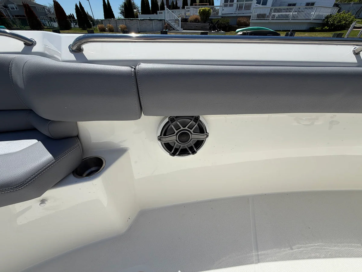 2024 Boston Whaler 330 OUTRAGE 33.0 feet, Seaford, NY #38