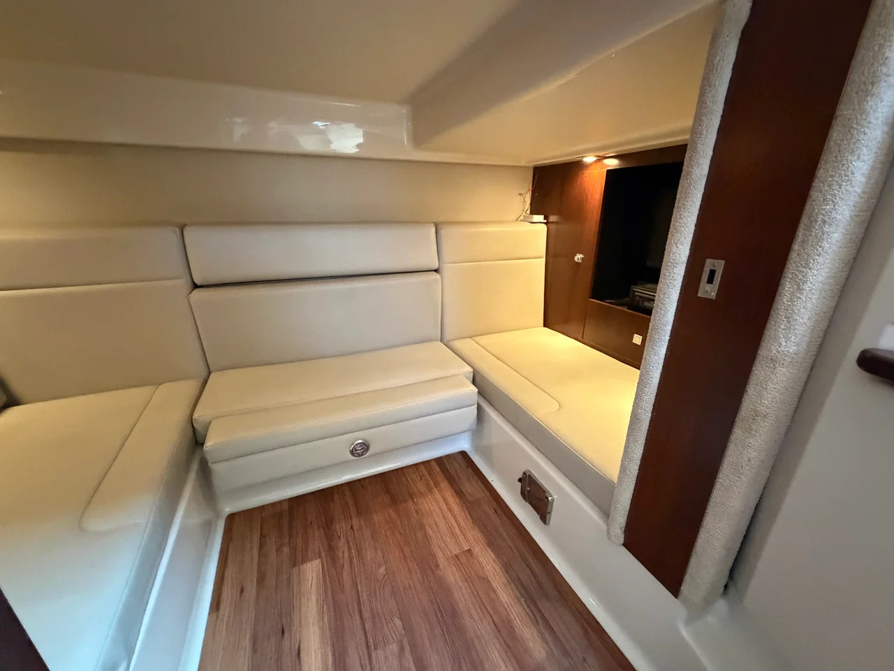 2014 Chaparral 330 SIGNATURE 33.0 feet, Danvers, Massachusetts #20