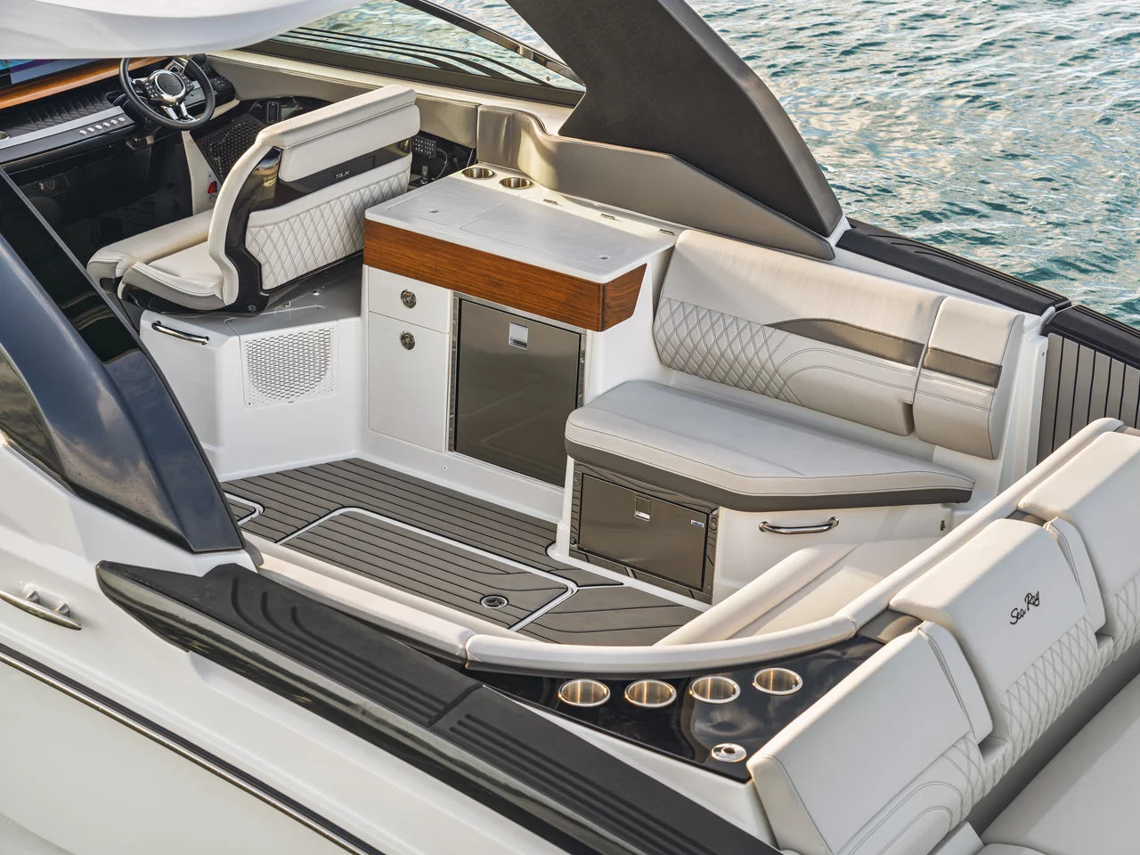 2026 Sea Ray SLX 360 Outboard  36.0 feet, Inuvik, Northwest Territories #22