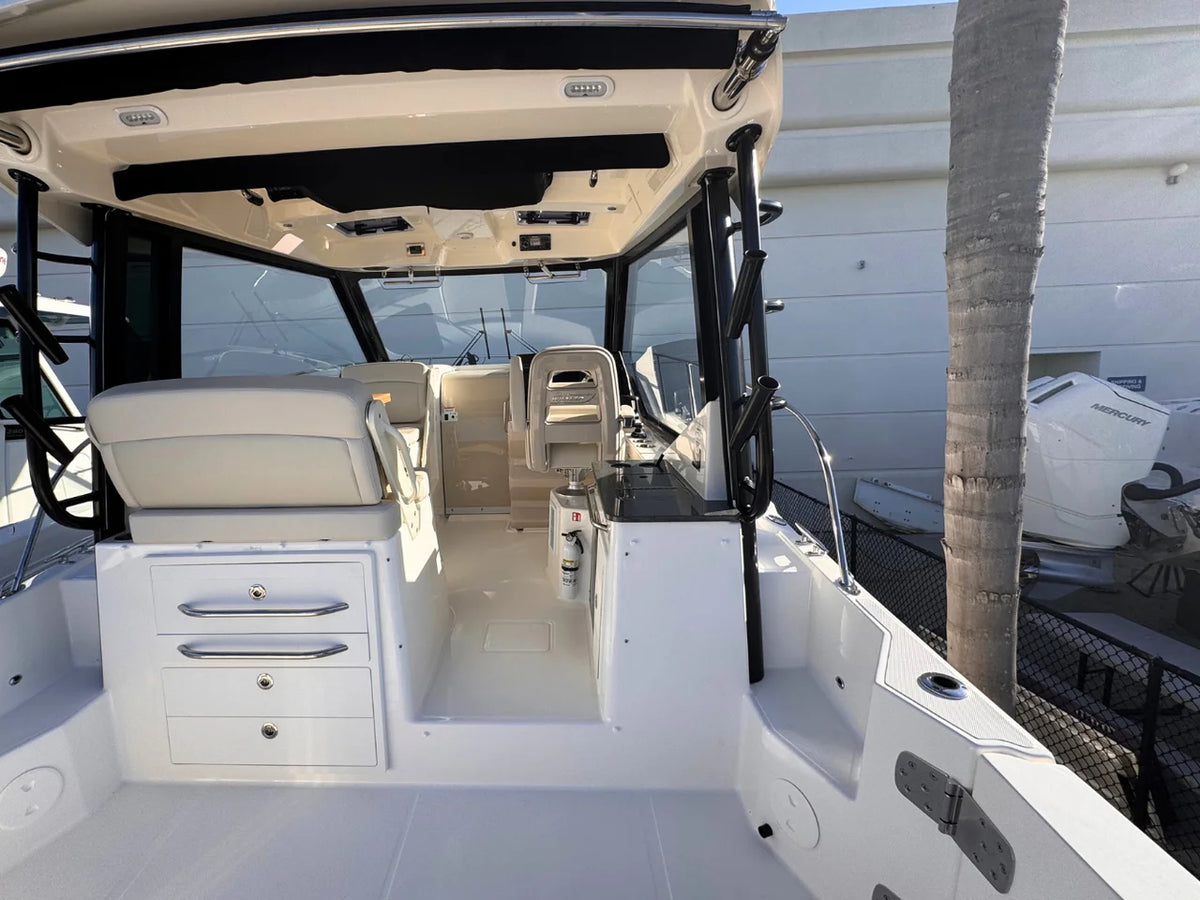 2026 Boston Whaler 325 Conquest 32.0 feet, Stuart, Florida #11