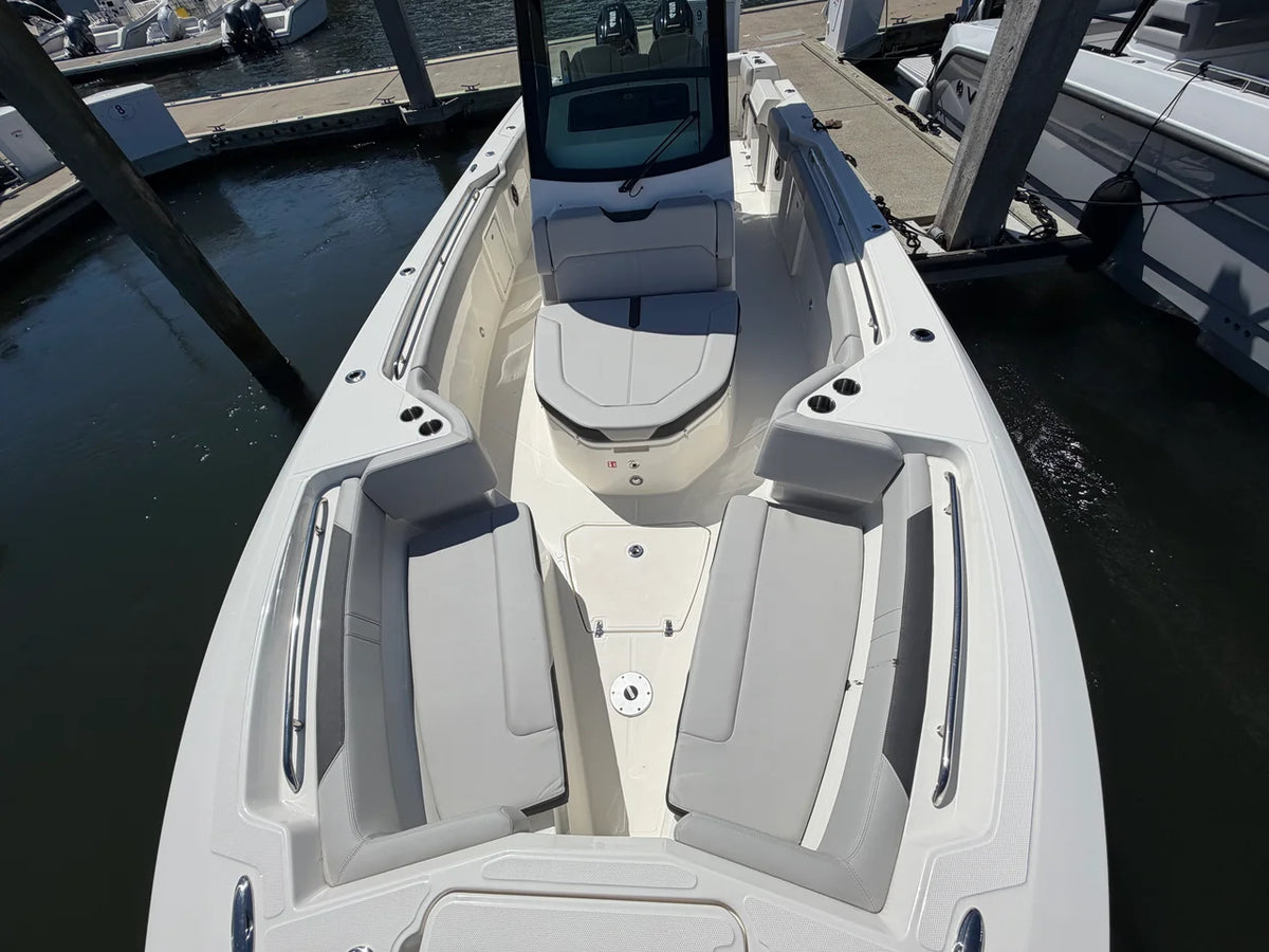 2026 Boston Whaler 330 Outrage 33.0 feet, Jupiter, Florida #44