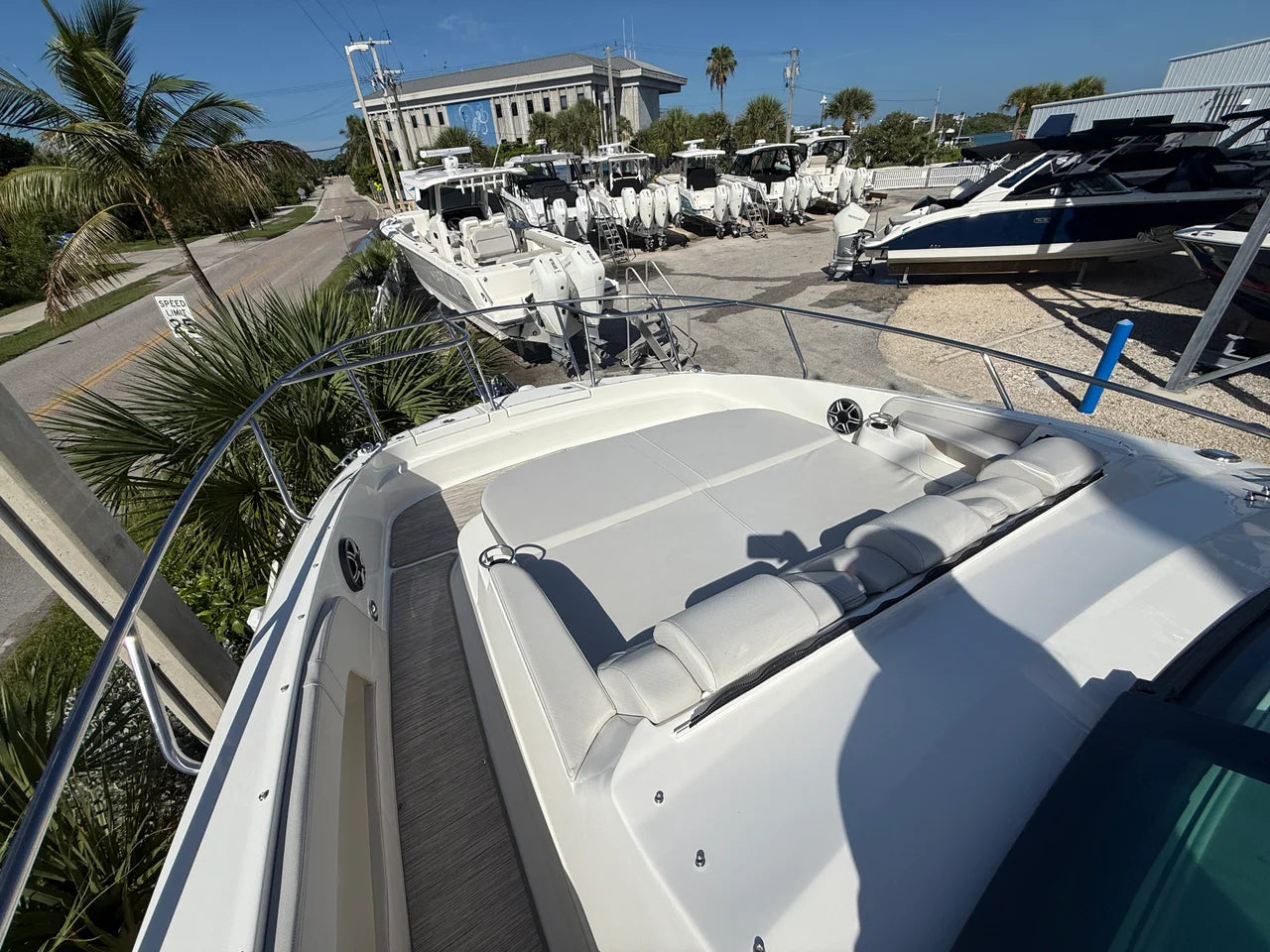 2027 Sea Ray Sundancer 320 Outboard 32.0 feet, Sarasota, FL #5