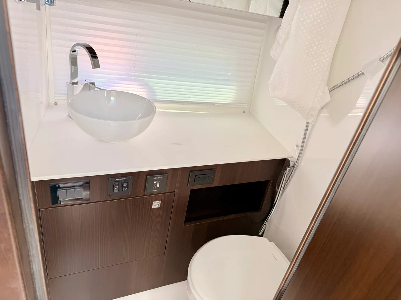 2026 Cruisers Yachts 34 GLS Outboard 34.0 feet, St Petersburg, FL #65