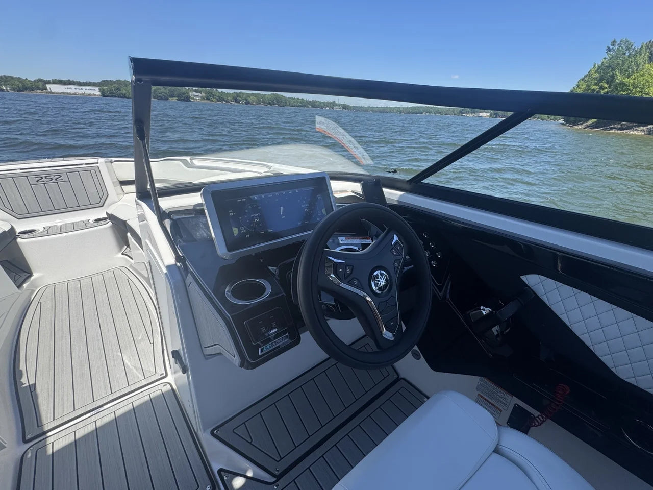 2026 Yamaha 252SD 25.0 feet, Lake Wylie, SC #15