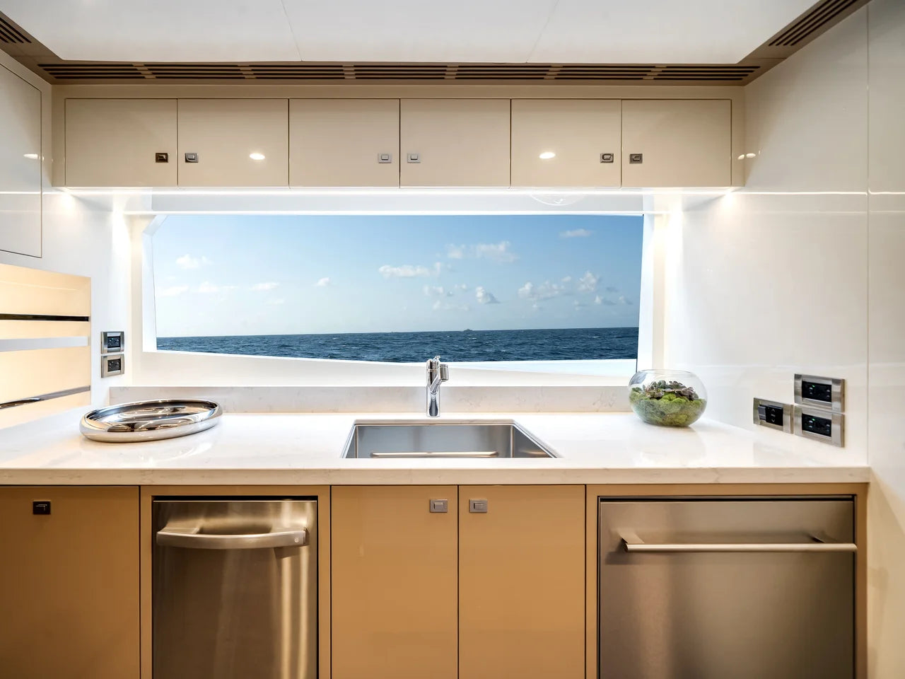 2026 Ocean Alexander 30R 98.0 feet, Pompano Beach, FL #36