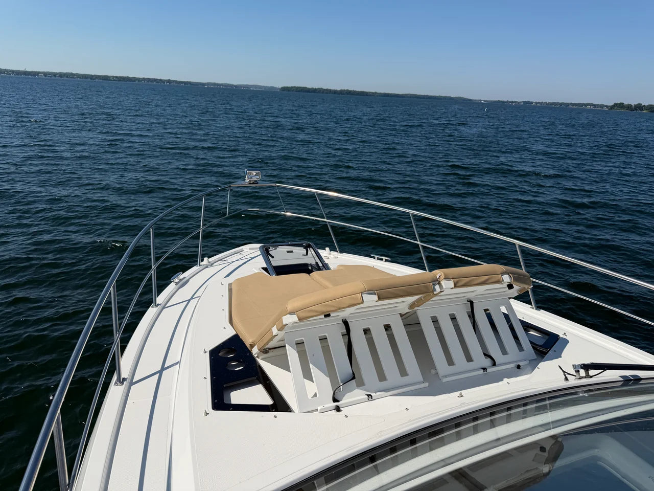 2015 Cruisers Yachts 390 EXPRESS COUPE 39.0 feet, Excelsior, Minnesota #53