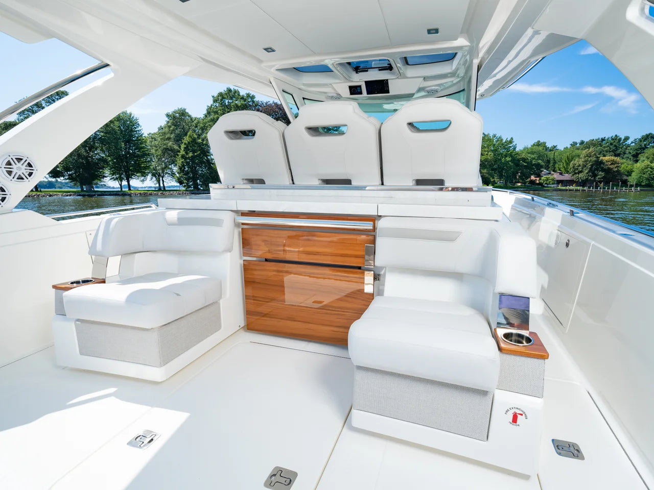 2026 Tiara Yachts 38 LS 38.0 feet, Inuvik, Northwest Territories #8