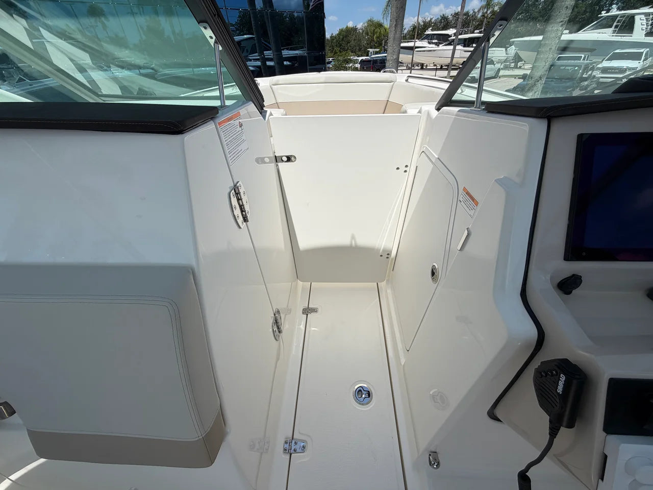 2027 Boston Whaler 240 Vantage 24.0 feet, Stuart, Florida #31