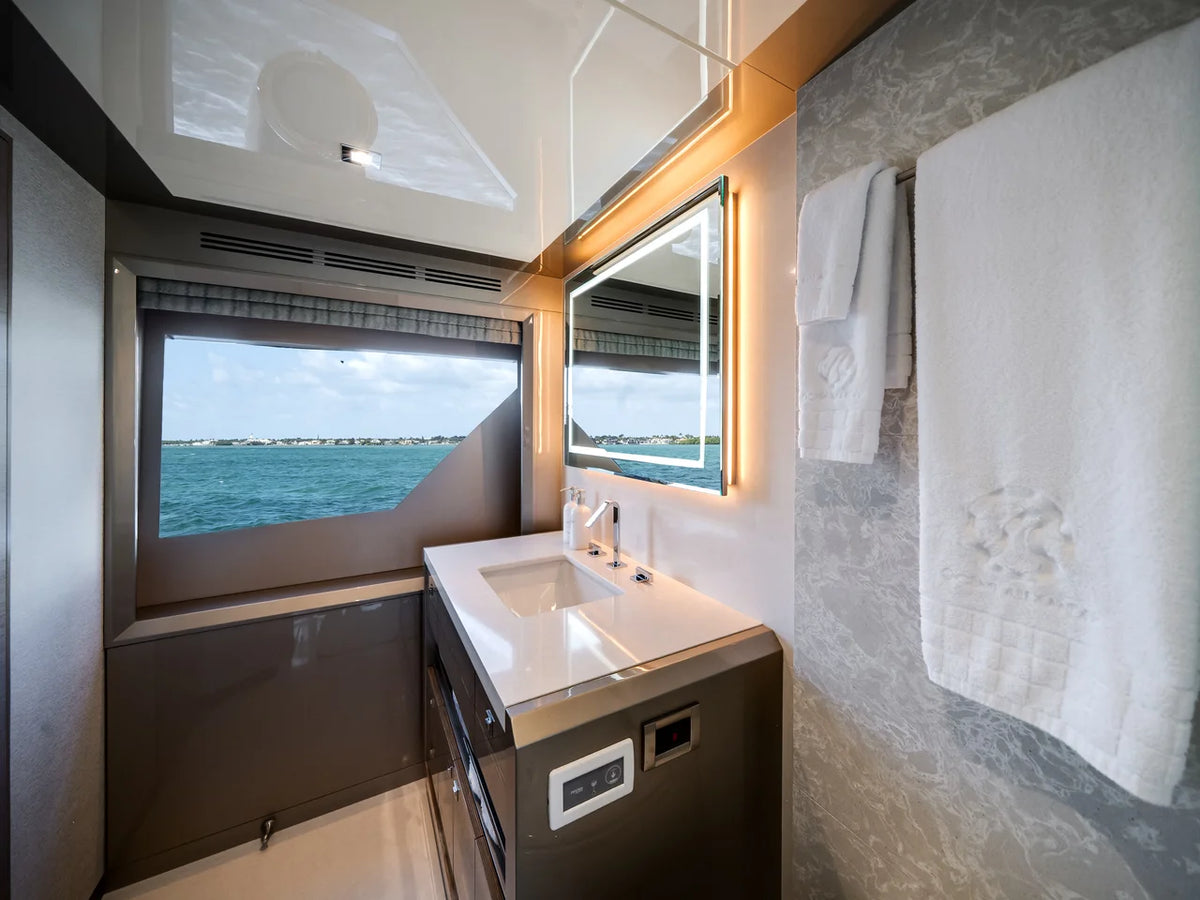 2023 Ocean Alexander 27R 88.0 feet, Ocean Reef, FL #50