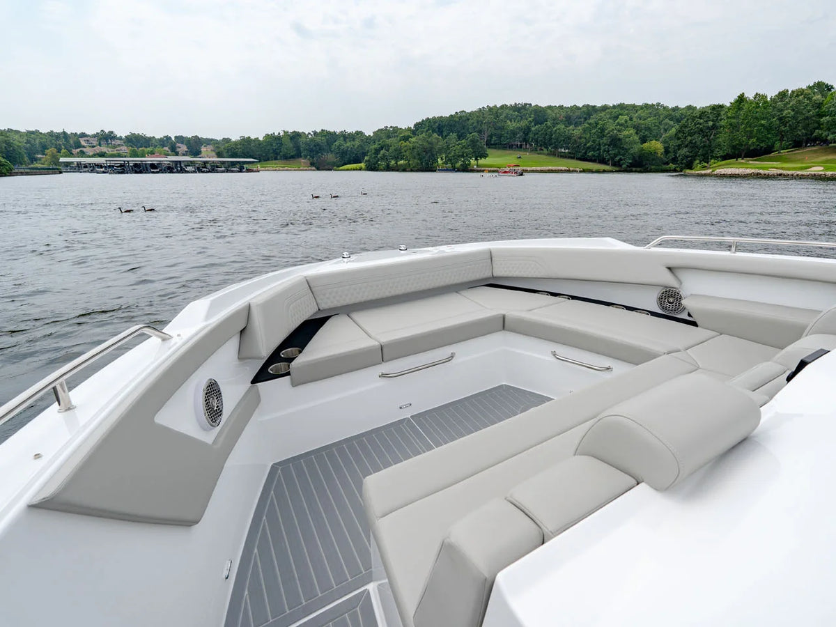 2027 Cruisers Yachts 42 GLS Outboard 42.0 feet, Lake Ozark, MO #36