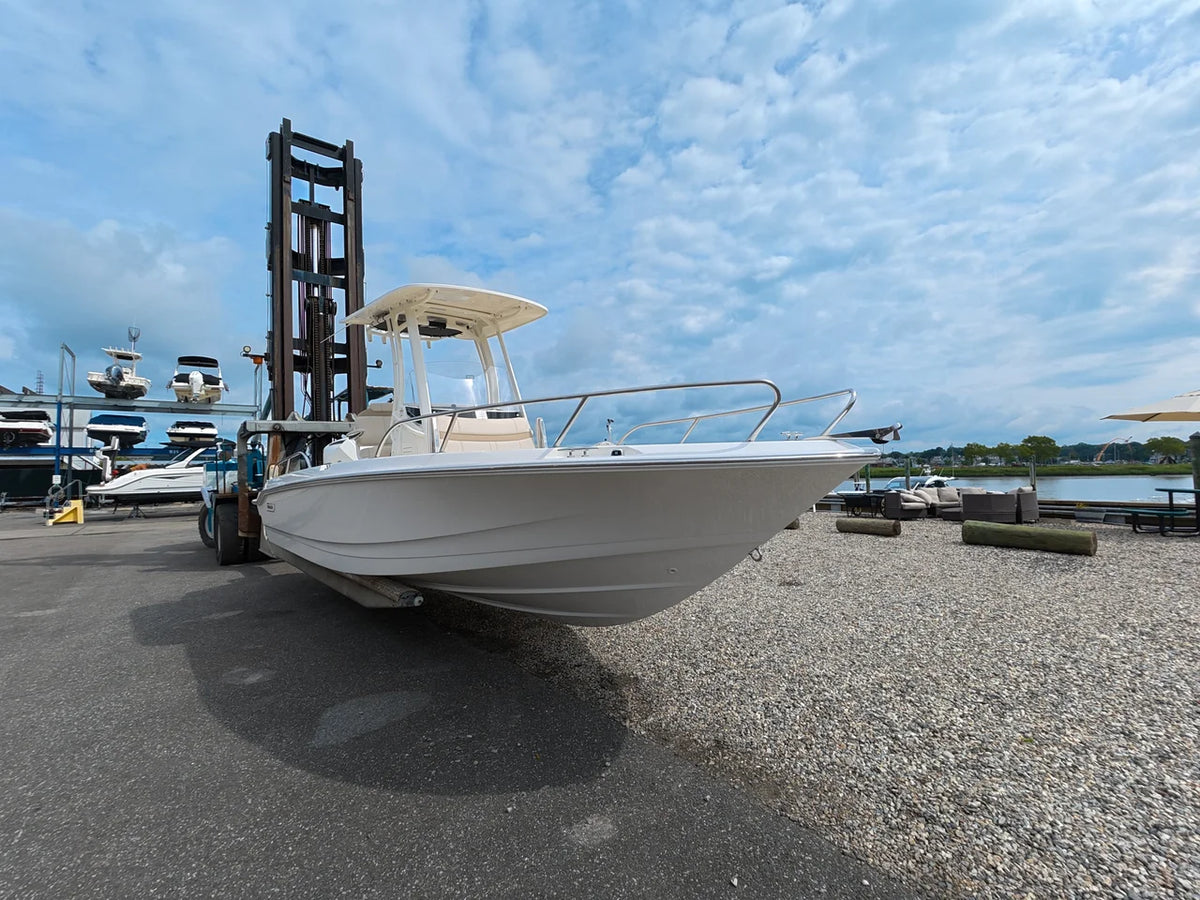 2027 Boston Whaler 220 Dauntless 22.0 feet, Norwalk, Connecticut #3