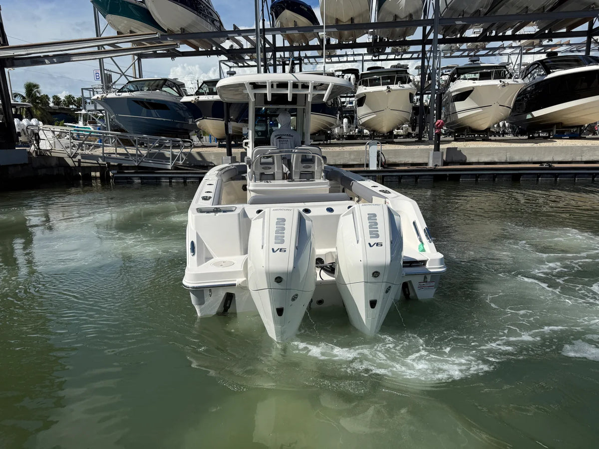 2027 Boston Whaler 250 Outrage 25.0 feet, Sarasota, FL #5