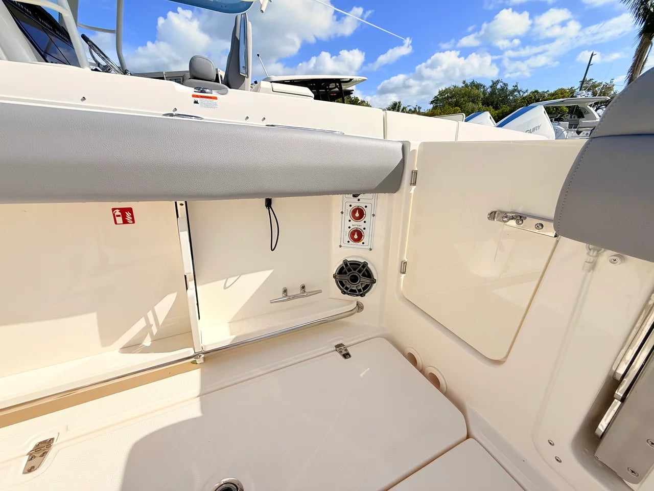 2026 Boston Whaler 280 Outrage 28.0 feet, St Petersburg, FL #21