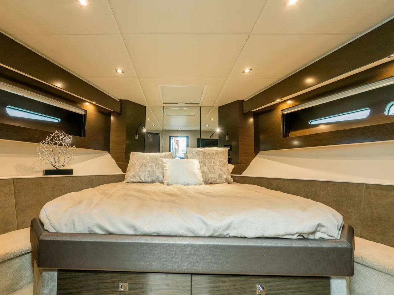 2018 Cruisers Yachts 50 CANTIUS 50.0 feet, St Petersburg, FL #68