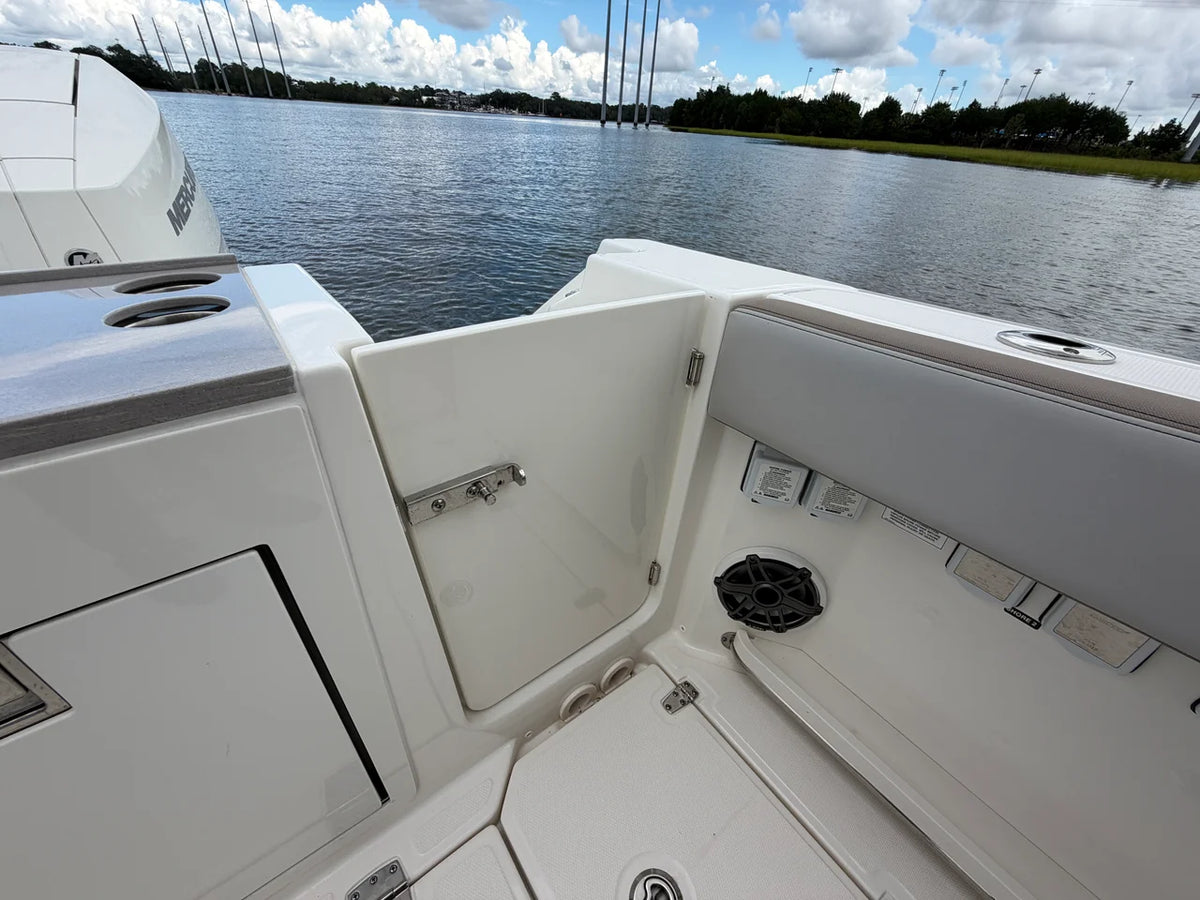 2026 Boston Whaler 330 Vantage 33.0 feet, Charleston, SC #9