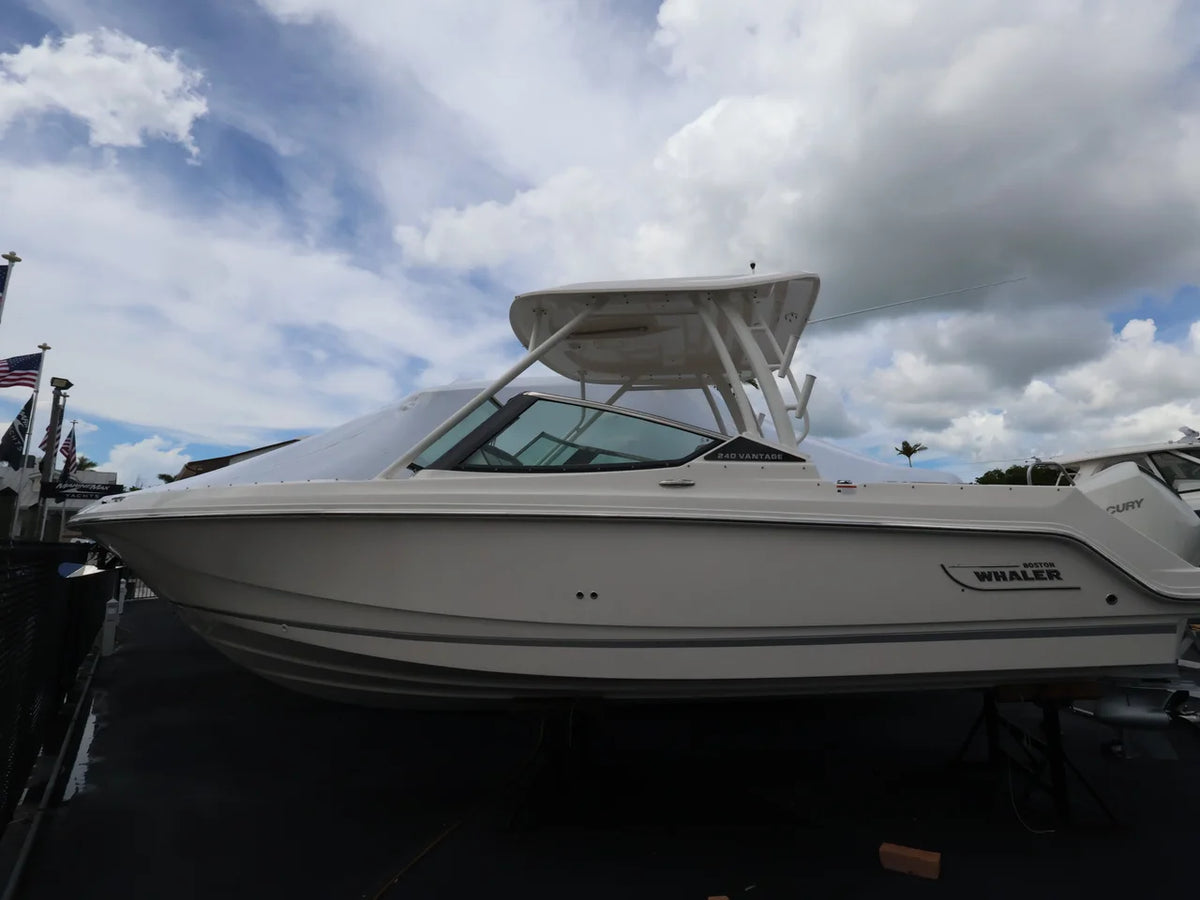 2026 Boston Whaler 240 Vantage 24.0 feet, Naples, Florida #1