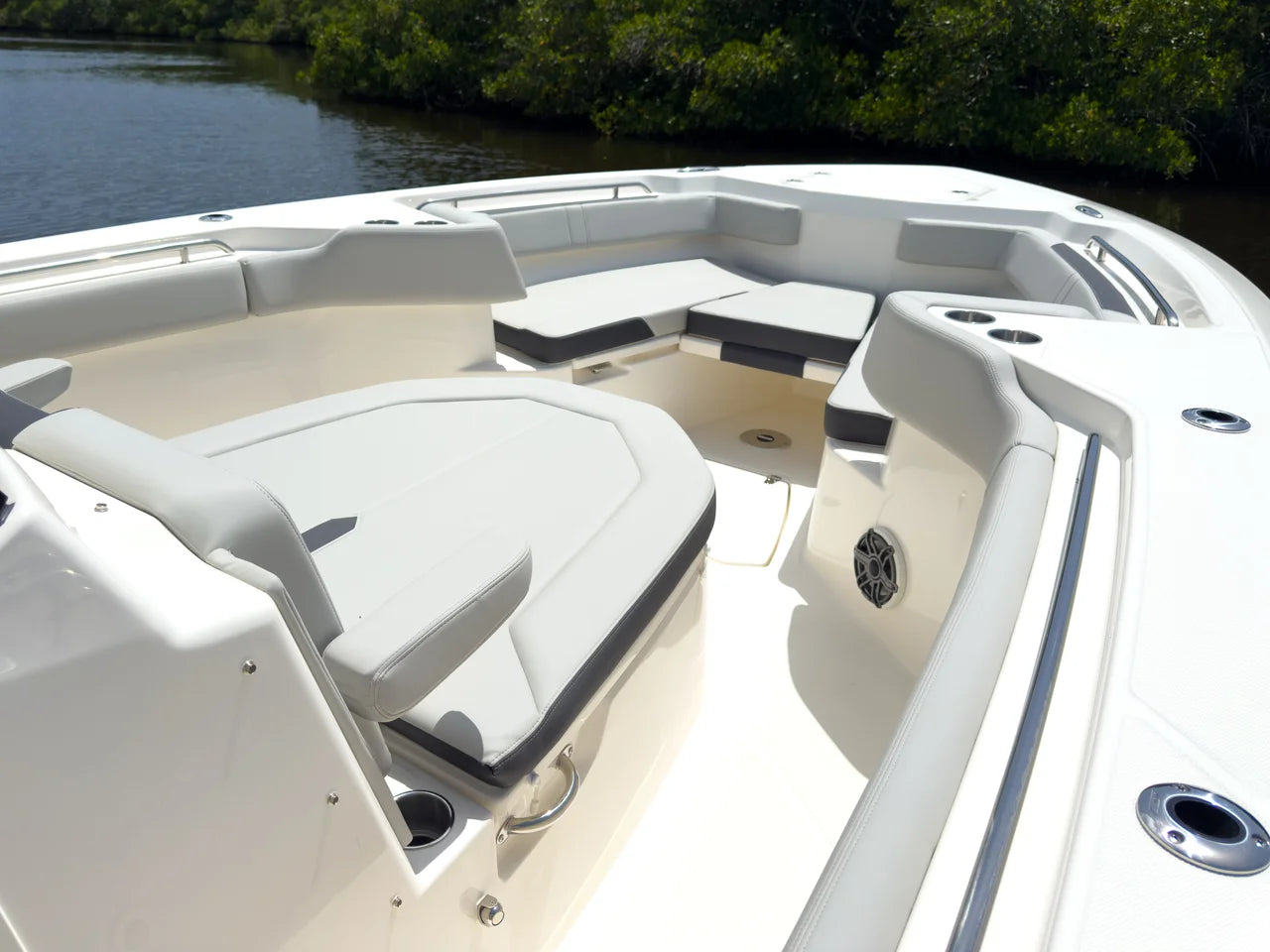 2026 Boston Whaler 330 Outrage 33.0 feet, Fort Myers, Florida #18
