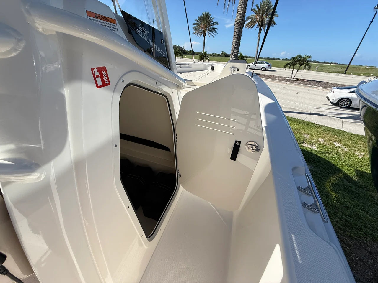 2027 Boston Whaler 250 Dauntless 25.0 feet, Venice, Florida #13