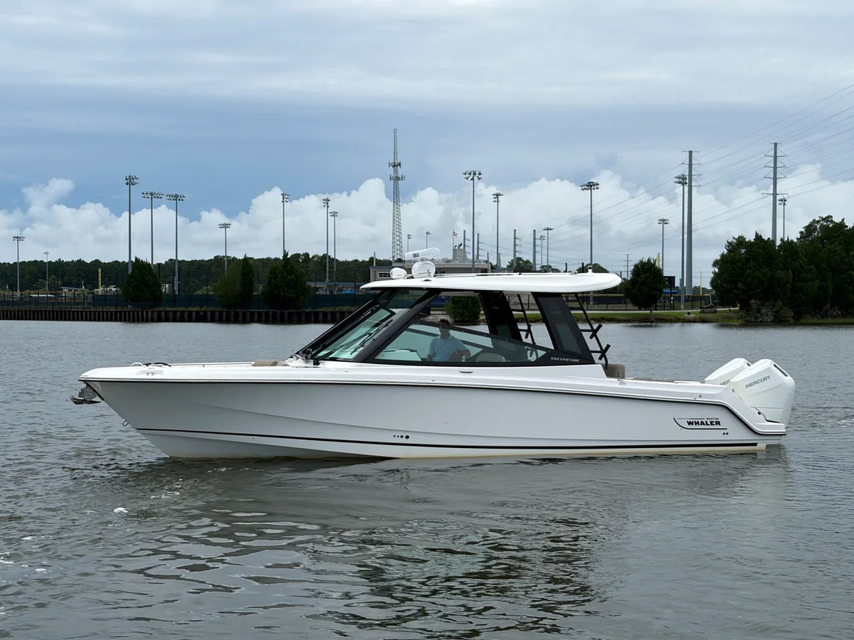 2026 Boston Whaler 330 Vantage 33.0 feet, Charleston, SC #1