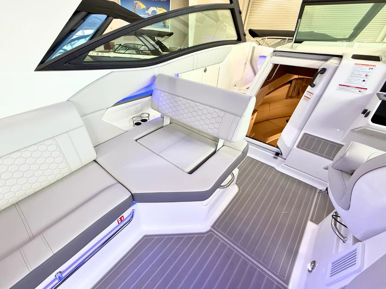 2026 Sea Ray Sundancer 320 32.0 feet, Lewisville, TX #18