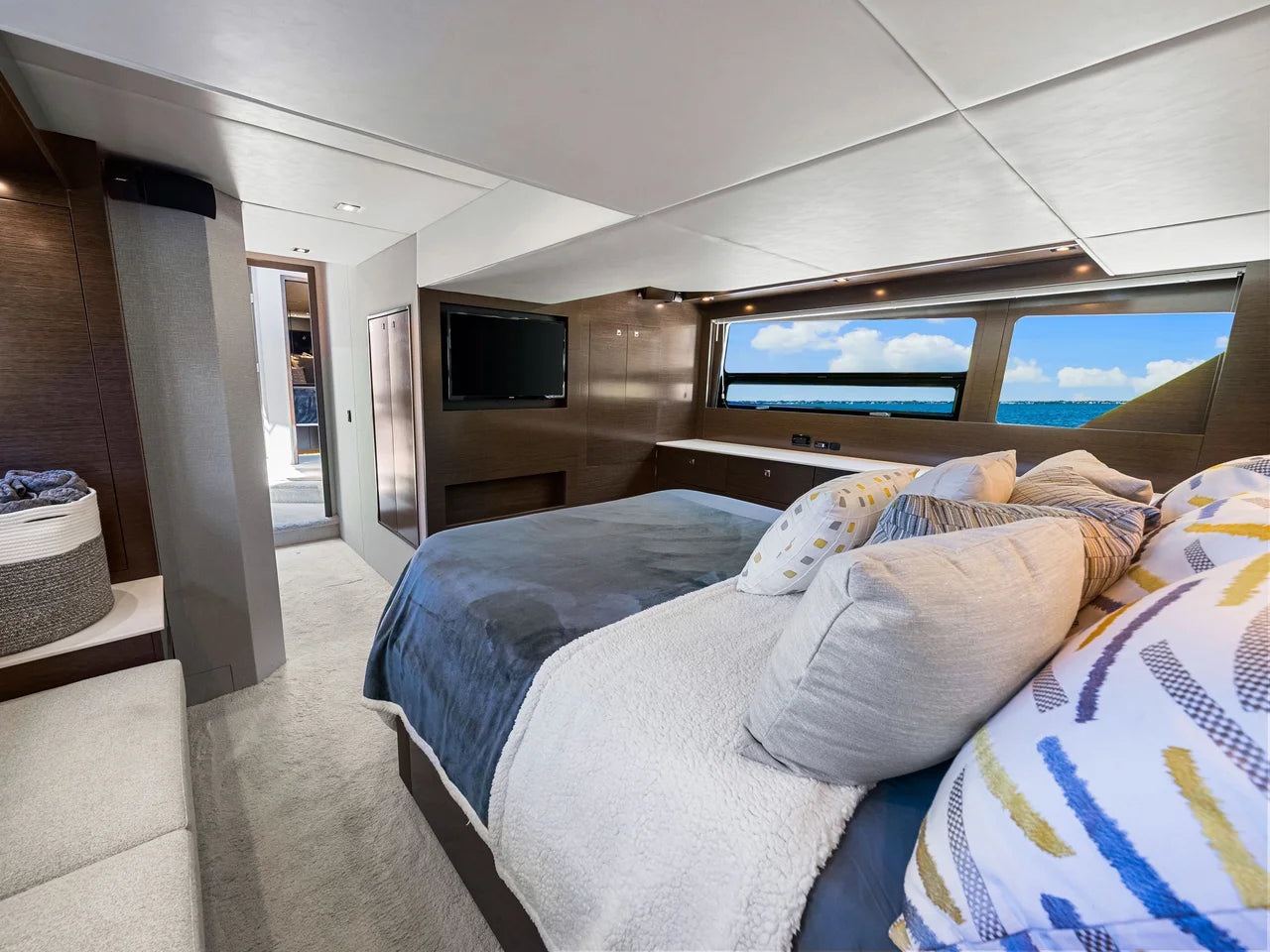 2020 Cruisers Yachts 50 CANTIUS 49.0 feet, Venice, Florida #66