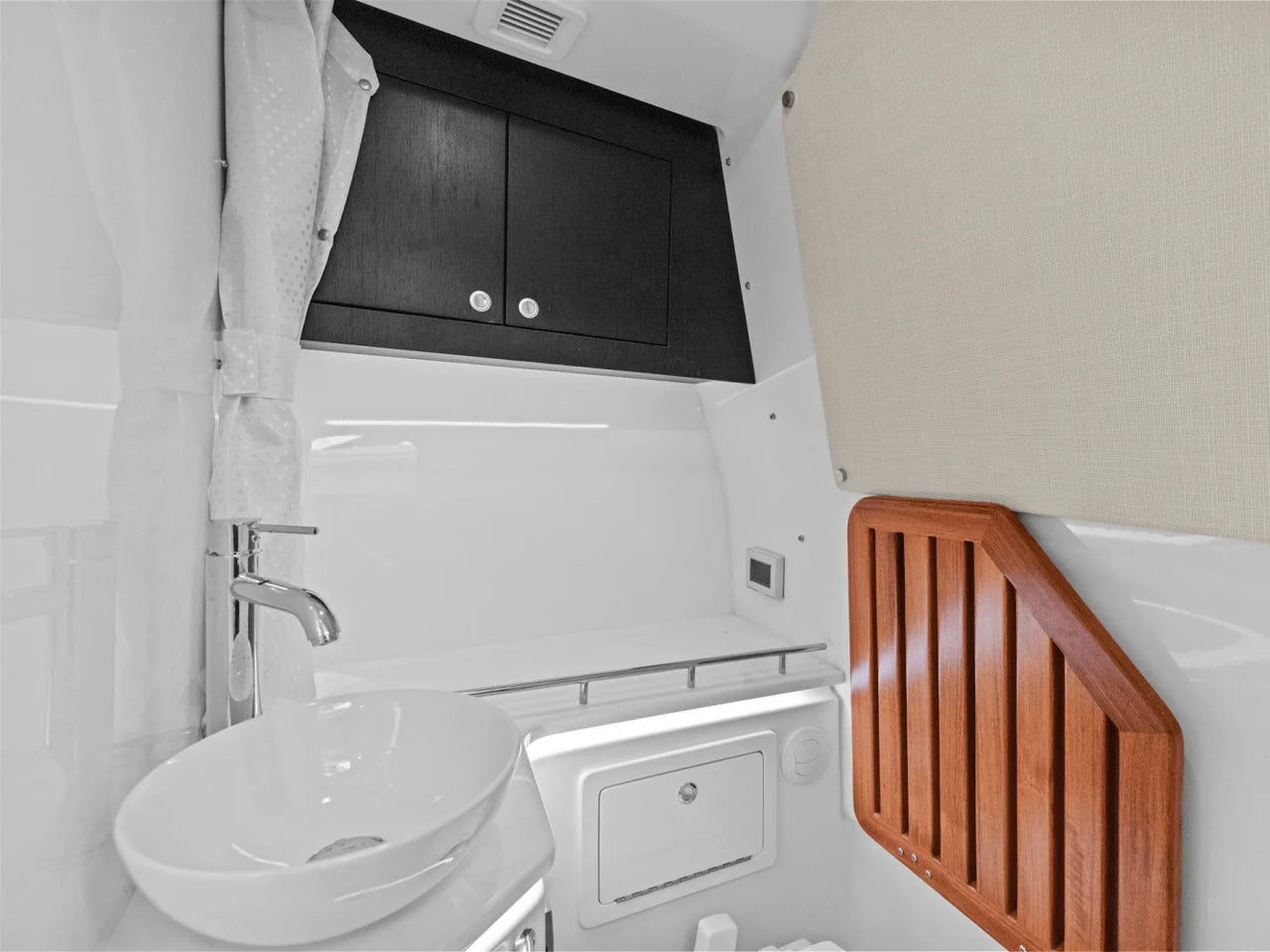 2025 Boston Whaler 380 Realm 38.0 feet, Quincy, MA #40
