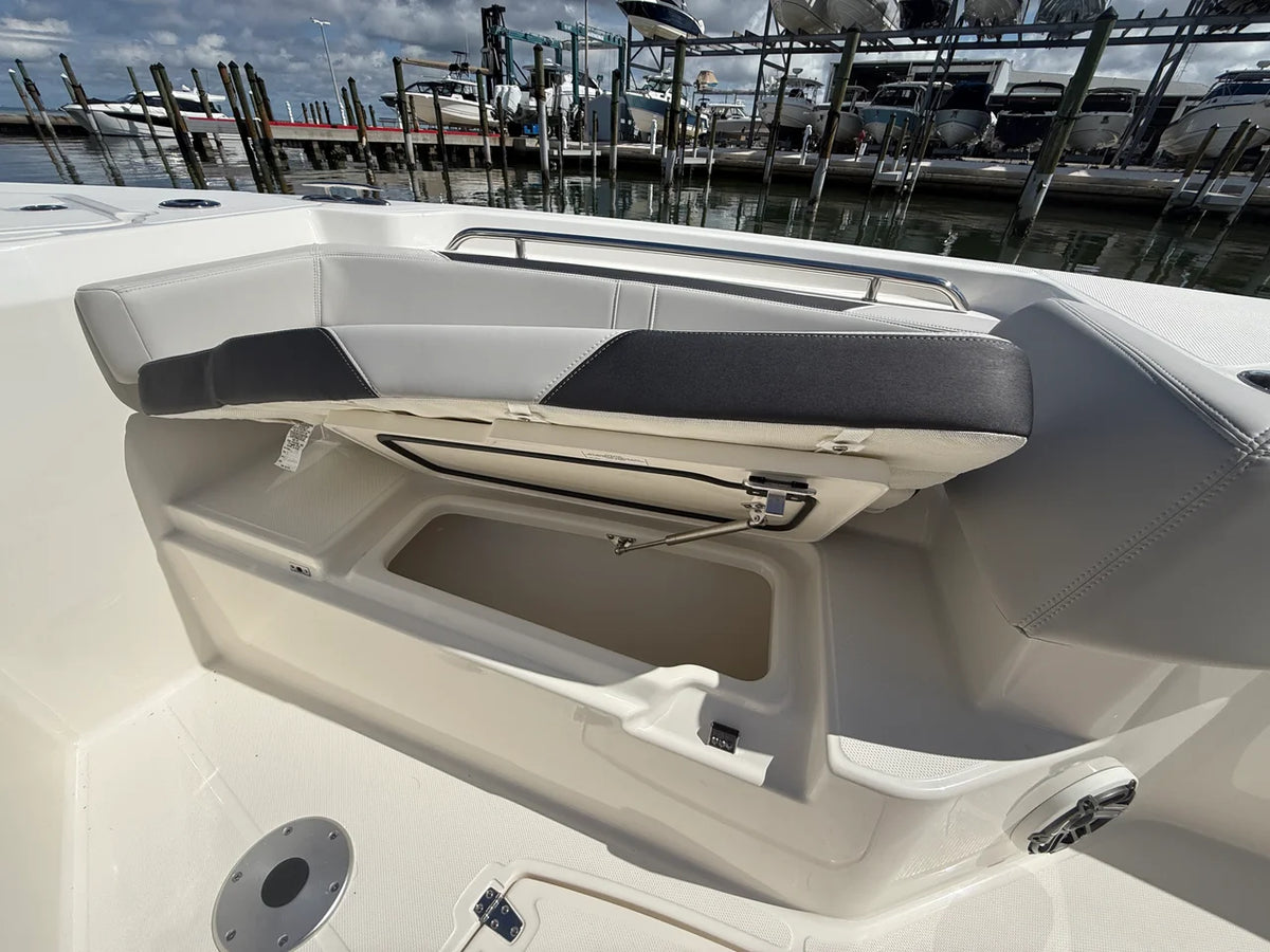 2026 Boston Whaler 330 Outrage 33.0 feet, Sarasota, FL #13
