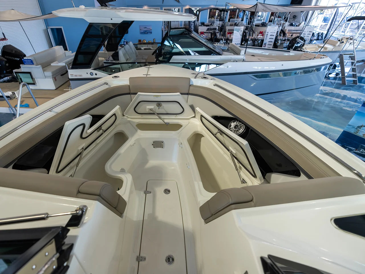 2026 Boston Whaler 330 Vantage 33.0 feet, Panama City, FL #18
