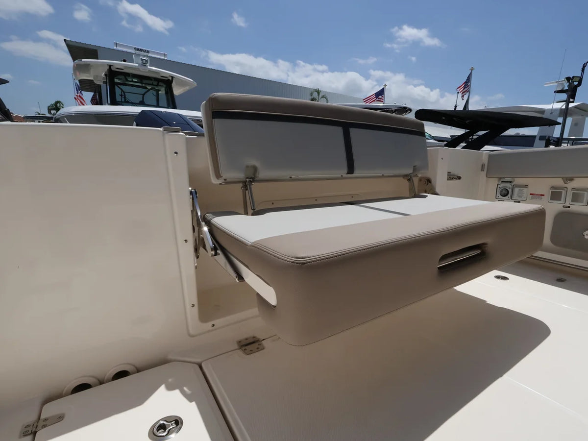 2026 Boston Whaler 330 Vantage 33.0 feet, Naples, Florida #7