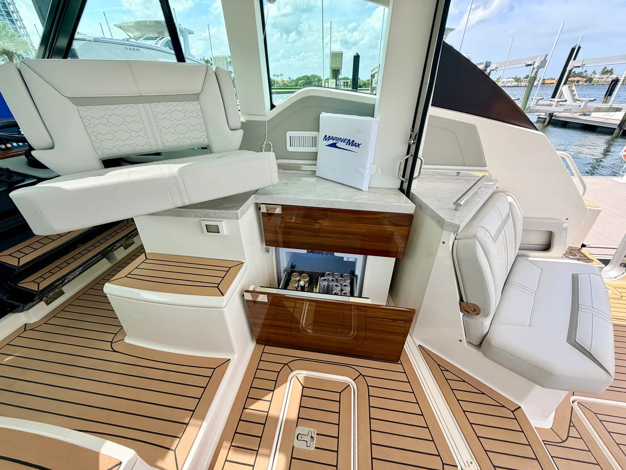 2022 Tiara Yachts 43 LE 43.0 feet, Jupiter, Florida #14
