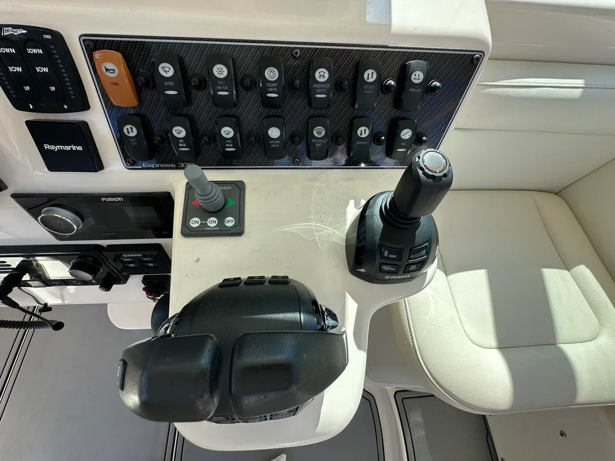 2020 Grady-White 330 EXPRESS 33.0 feet, Pensacola, Florida #38