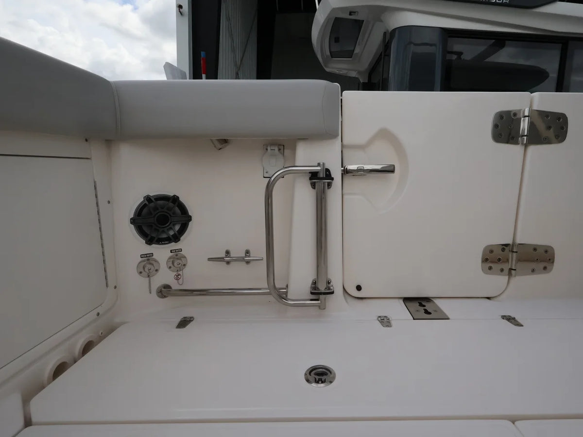 2026 Boston Whaler 330 Outrage 33.0 feet, Naples, Florida #10