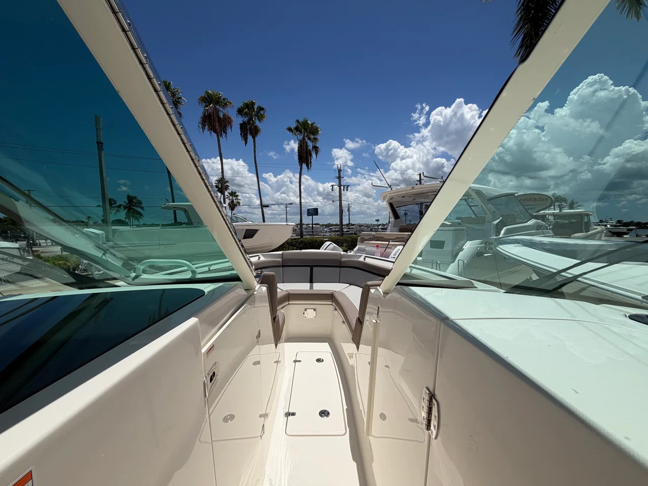 2027 Boston Whaler 330 Vantage 33.0 feet, Stuart, Florida #33
