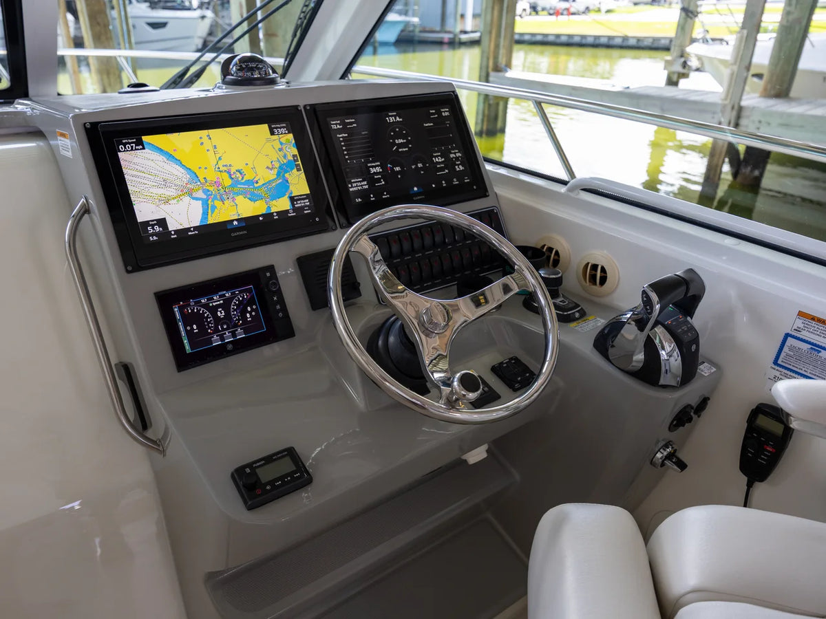 2017 Boston Whaler 345 CONQUEST 33.0 feet, Seabrook, TX #1