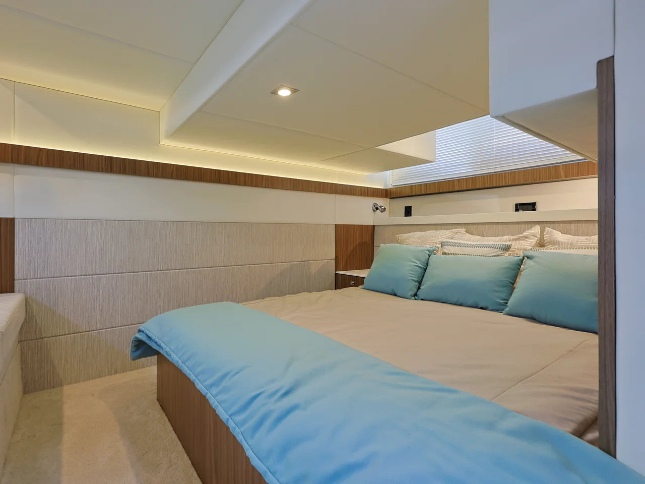 2026 Cruisers Yachts 42 Cantius 42.0 feet, Seabrook, TX #38