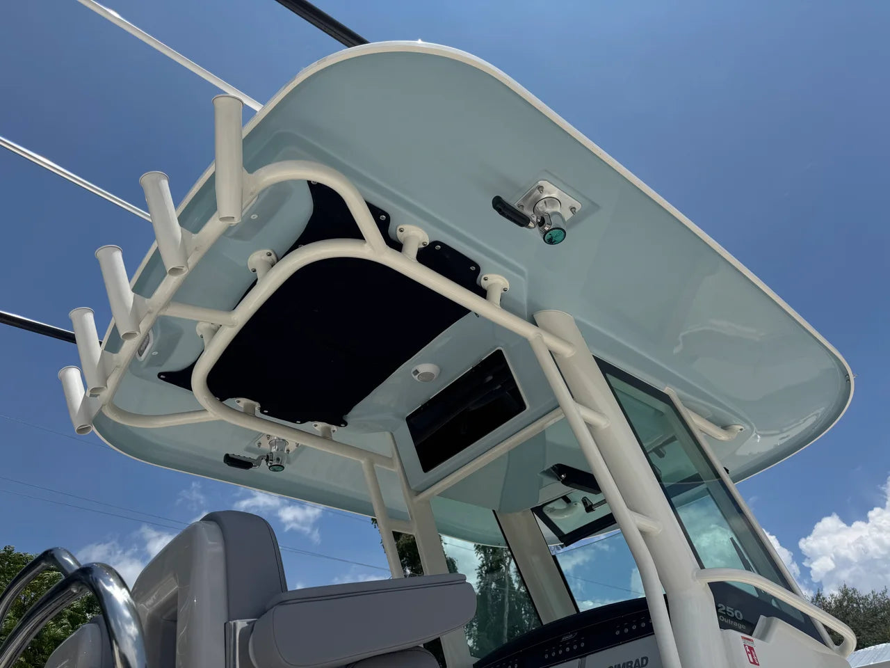 2026 Boston Whaler 250 Outrage 25.0 feet, Cocoa, Florida #4