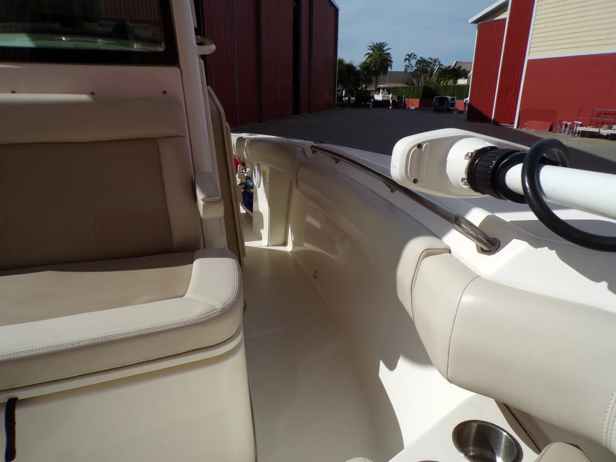 2019 Boston Whaler 250 OUTRAGE 25.0 feet, Naples, FL #46